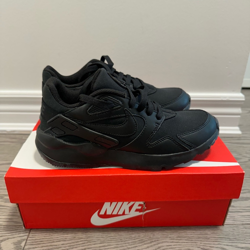 NIKE LD VICTORY